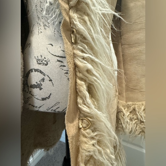 Vintage H&M Women's Tan Suede Leather Long Coat with Shaggy Furry Trim - Picture 11 of 17